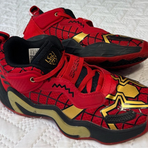 Adidas Spider-Man Kids Shoes Sneakers Footwear Red Gold Youth Size 5 - Picture 3 of 12